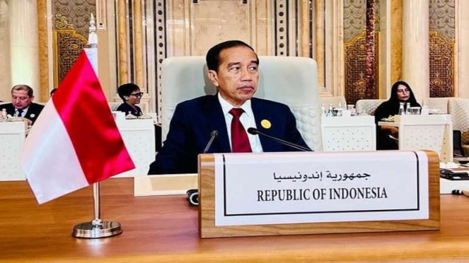 Presiden Joko Widodo saat menghadiri KTT Luar Biasa OKI di Riyadh, Arab Saudi